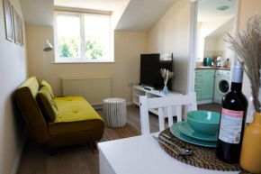 Cosy Apartment with Office & Parking in Cranfield